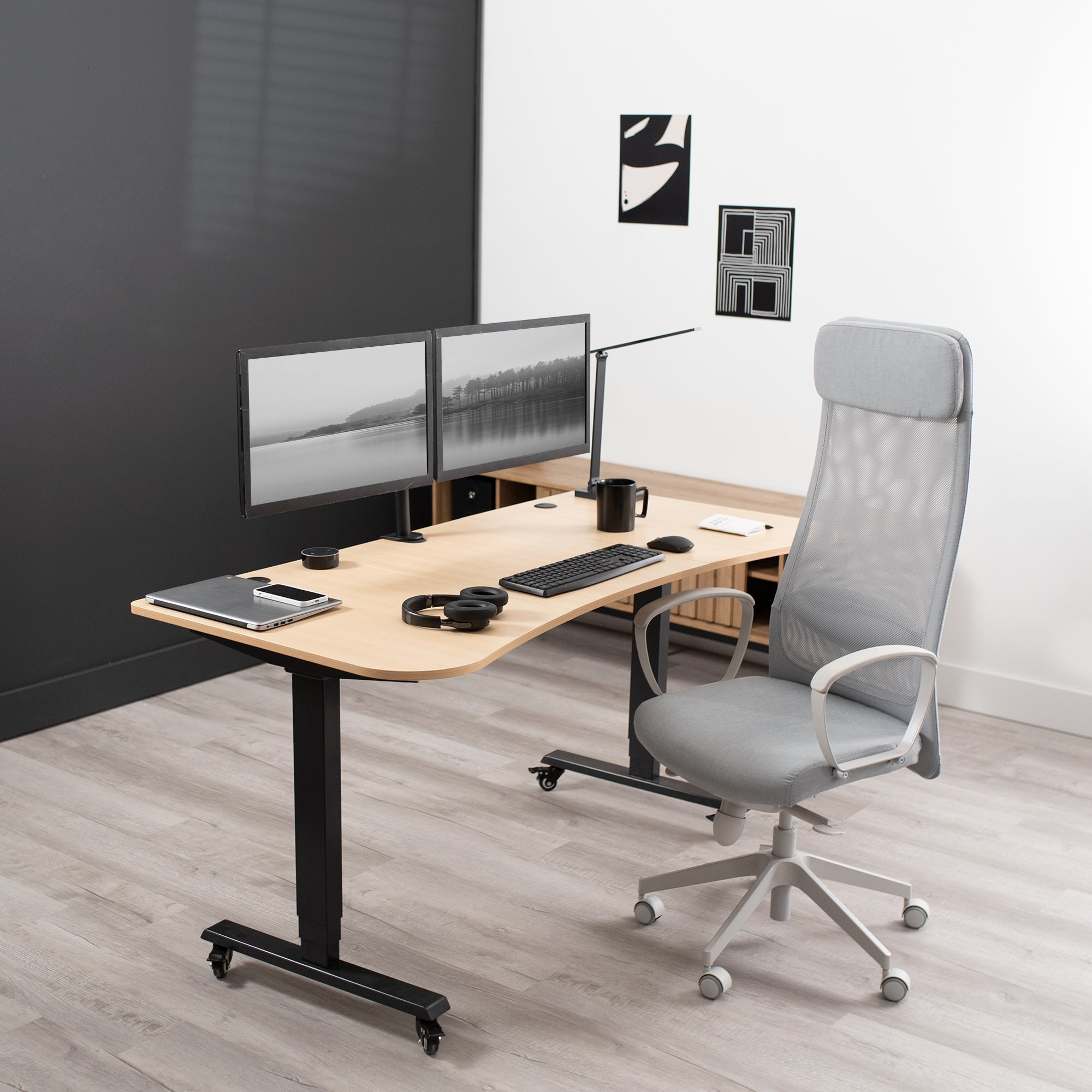 Sturdy desktop tabletop for ergonomic workstation.