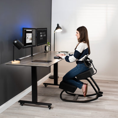 Modernize and modify your workspace with a kneeling chair with a smooth support structure for rocking.